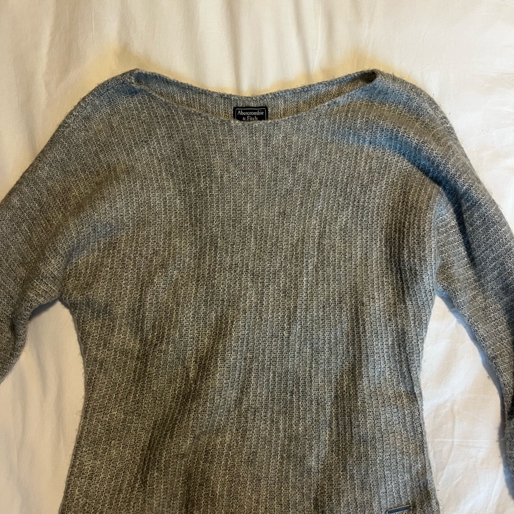 Abercrombie & Fitch Gray Crew Neck Sweater
